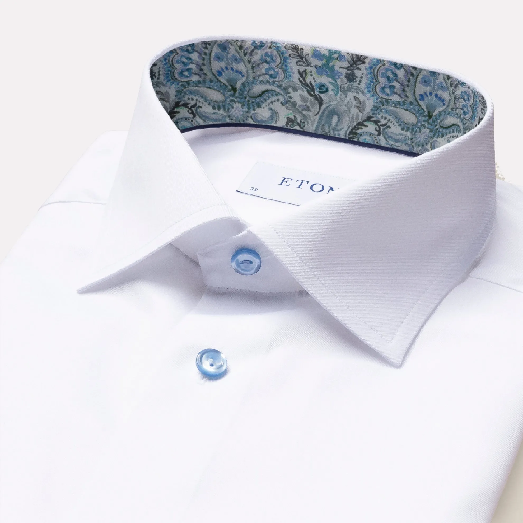 Contemporary Fit Signature Twill with Contrast Paisley Details / White