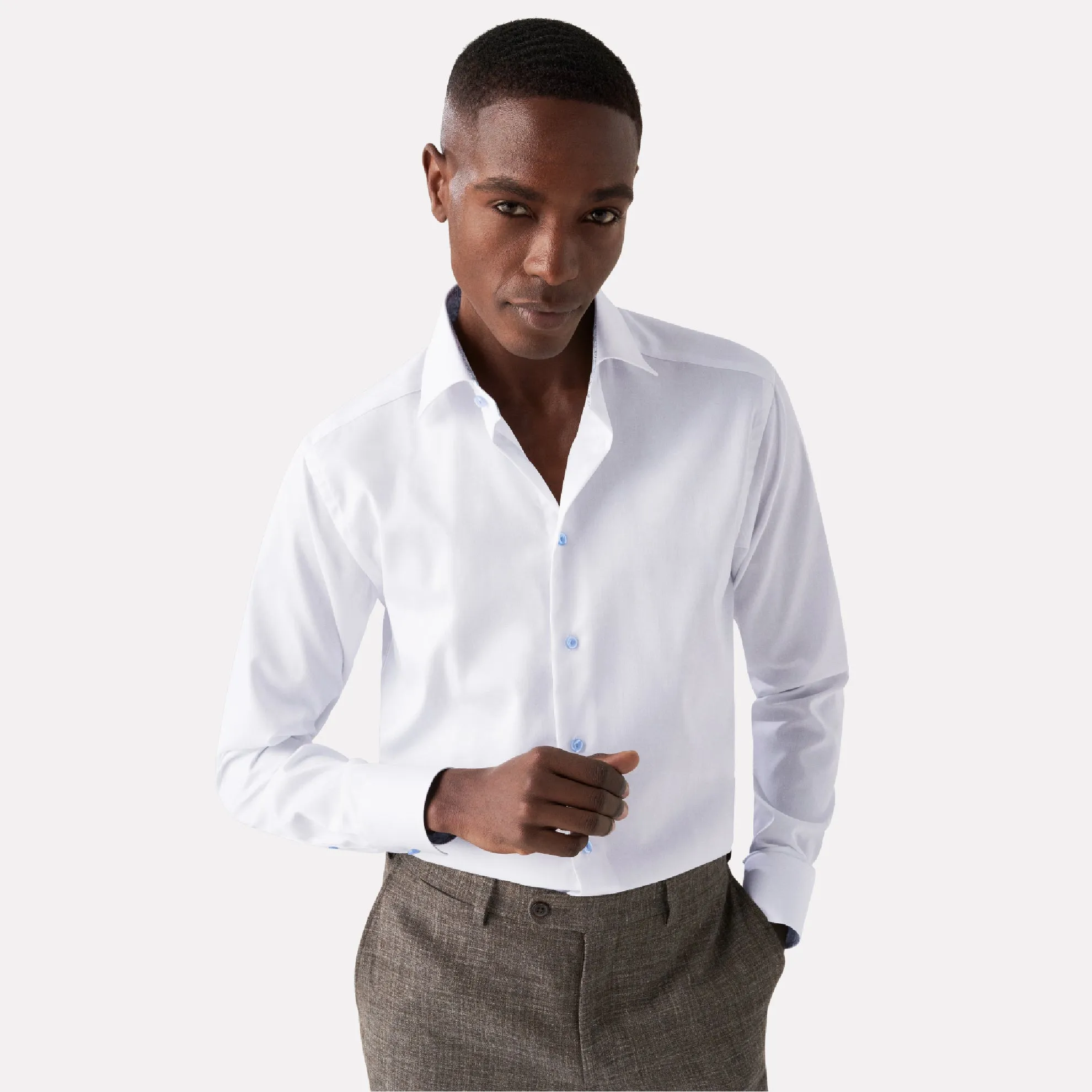 Contemporary Fit Signature Twill with Contrast Paisley Details / White