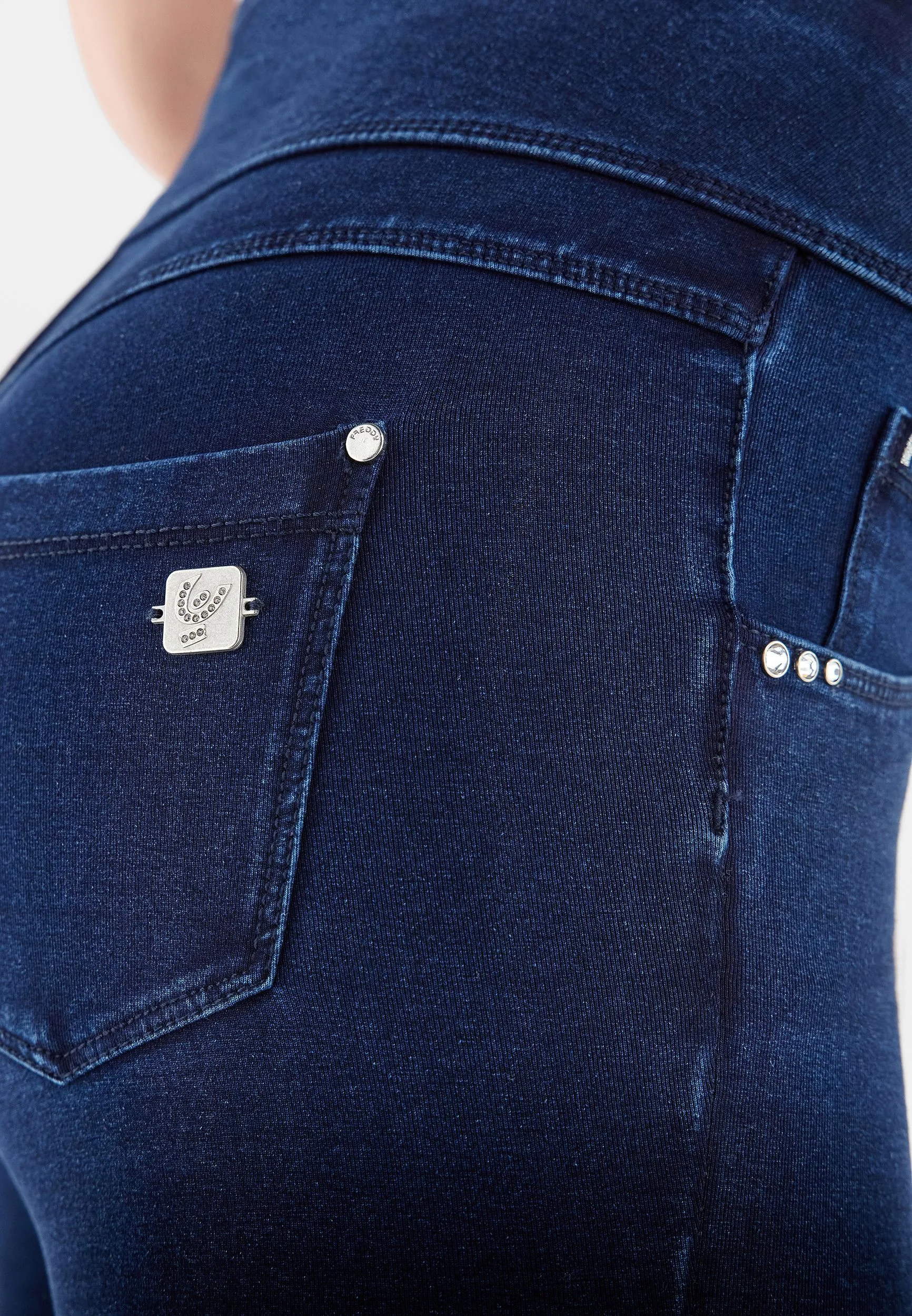 NOW1HC002-J0B Blauwe N.O.W.®High waist met Knoop Sluiting