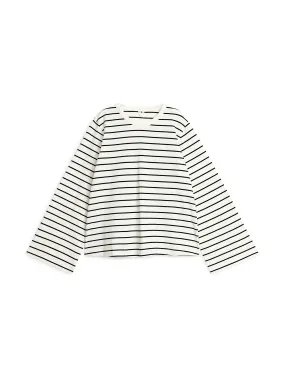 Oversized long-sleeve t-shirt