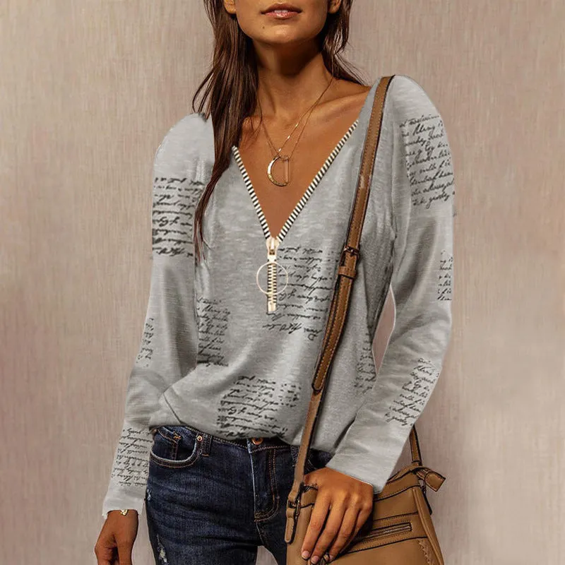 V-neck t-shirt with zip and letter print