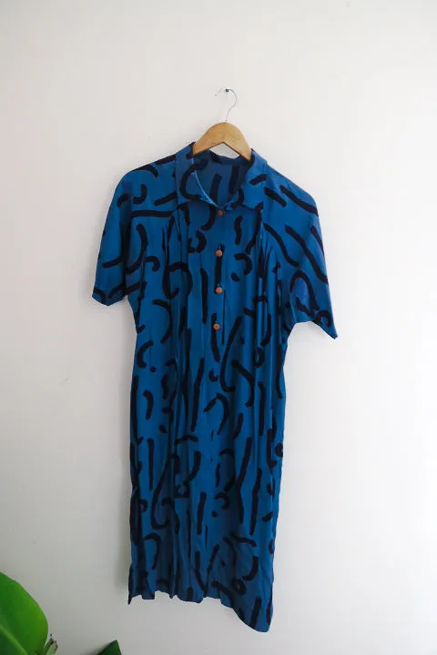 Vintage Blue short sleeved collared large dress knee length